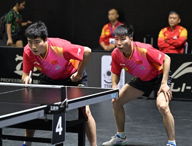 曼联第三粒 曼联第三粒