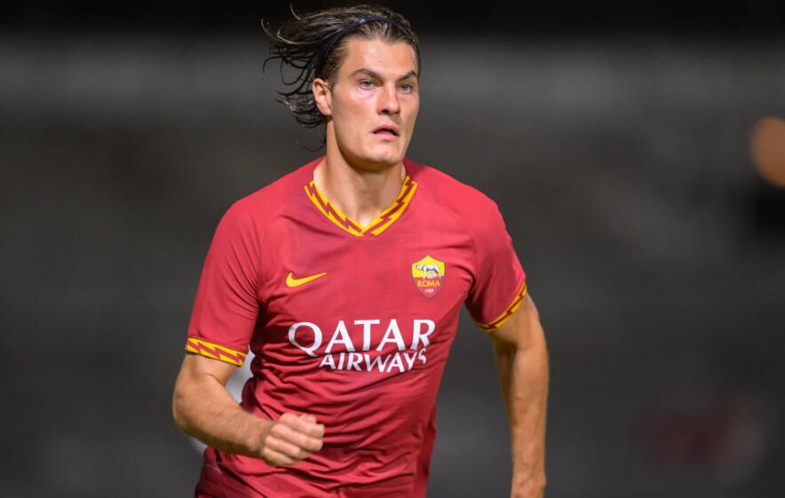 冯劲在上港沦为替补，他或面临重要抉择将敲定新去向，以官宣为准