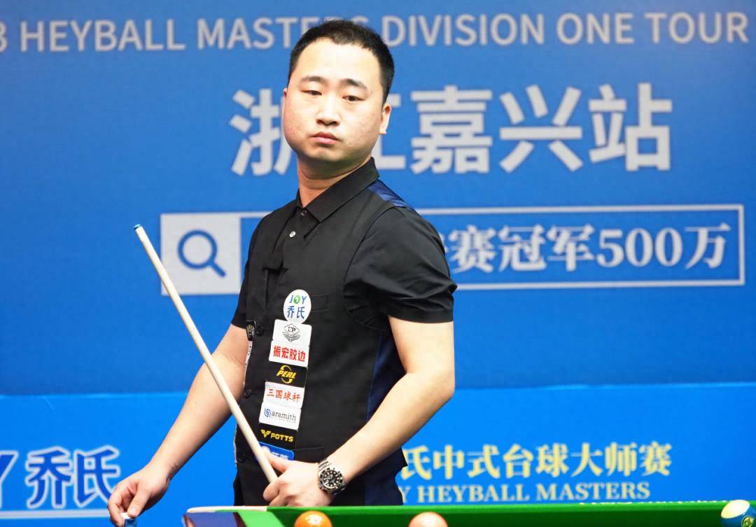 冯劲在上港沦为替补，他或面临重要抉择将敲定新去向，以官宣为准