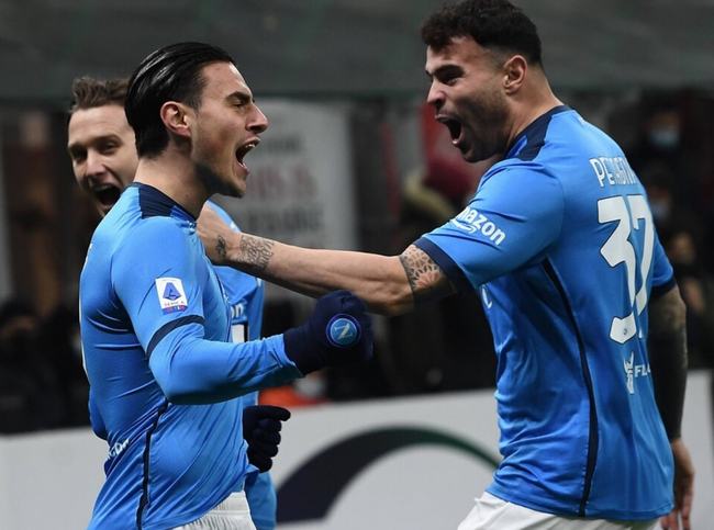 体育全力备战 中国赛艇队举行陆上挑战赛