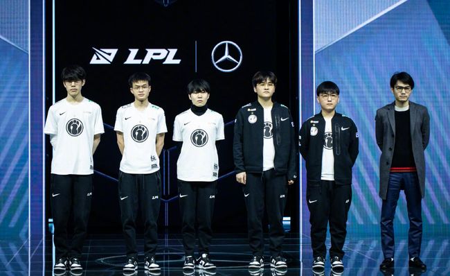 为她而生 lululemon推出首个鞋履系列.