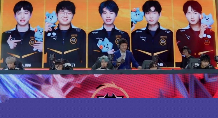 片中穿插的 片中穿插的